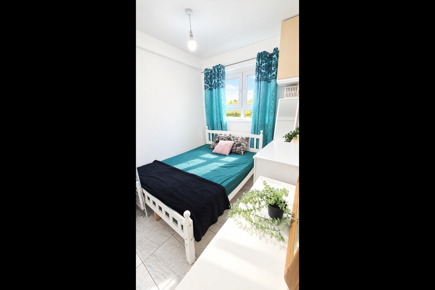 Room Woodseer Street in Greater London
