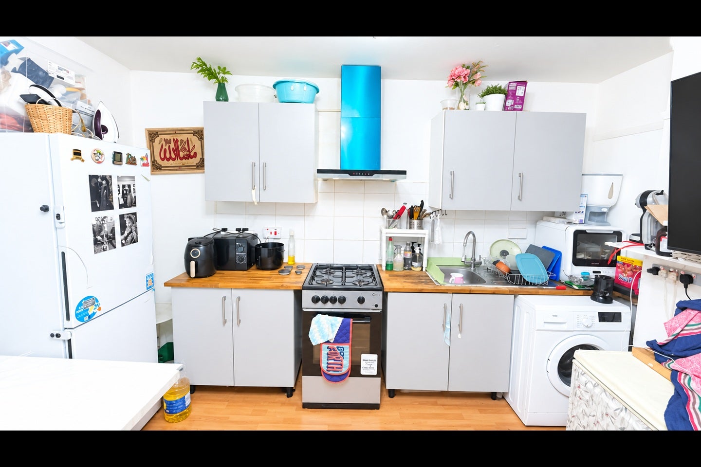 Room Woodseer Street in Greater London