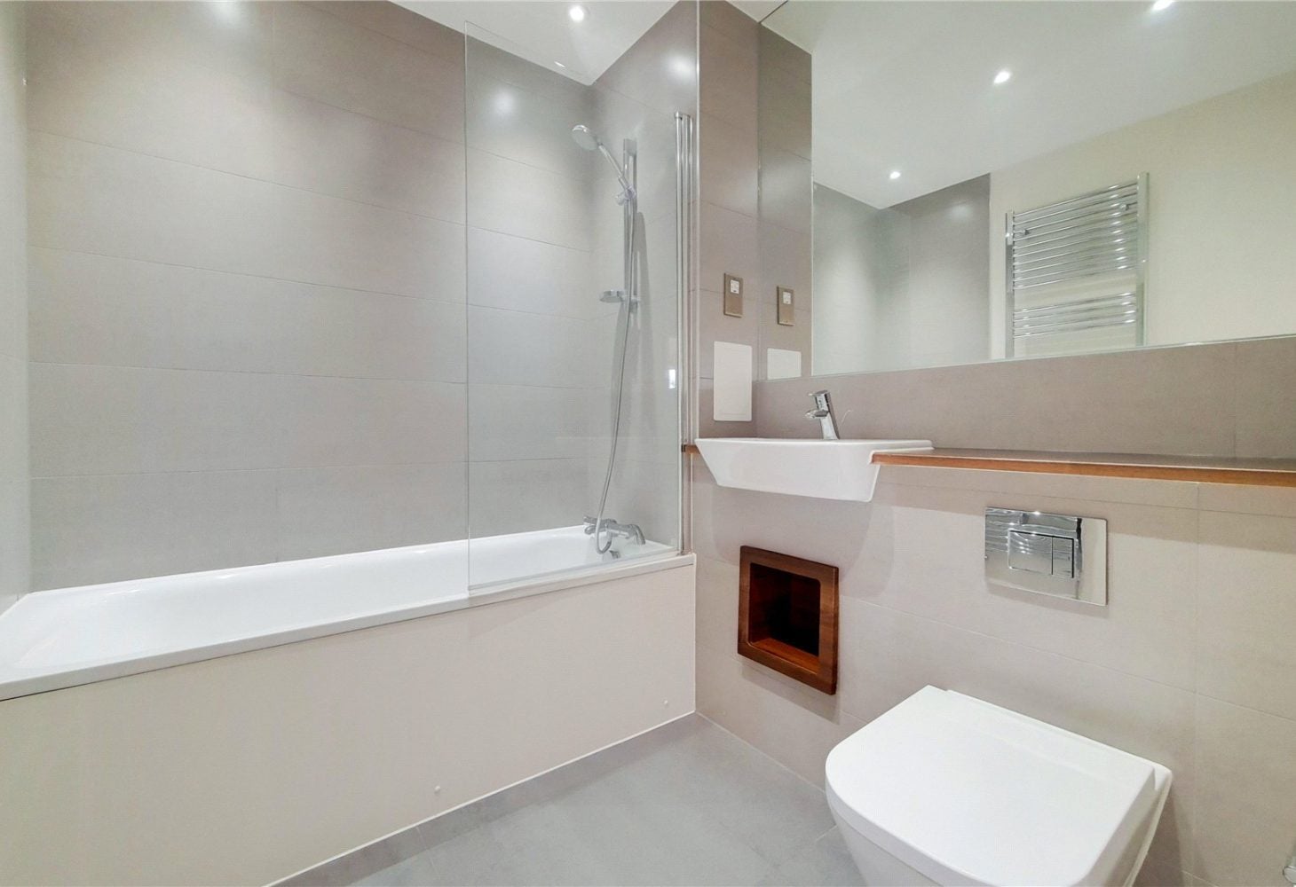 Flat Percival Avenue in Greater London
