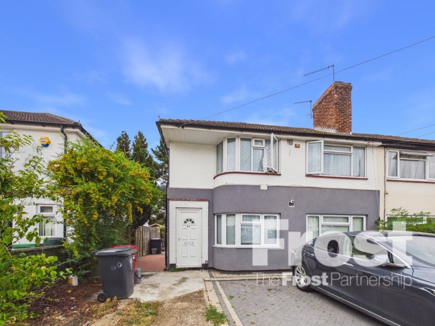 Flat Wiltshire Avenue in Slough