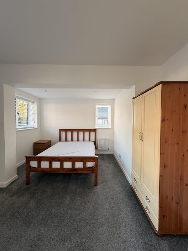 Room Coval Avenue in Chelmsford