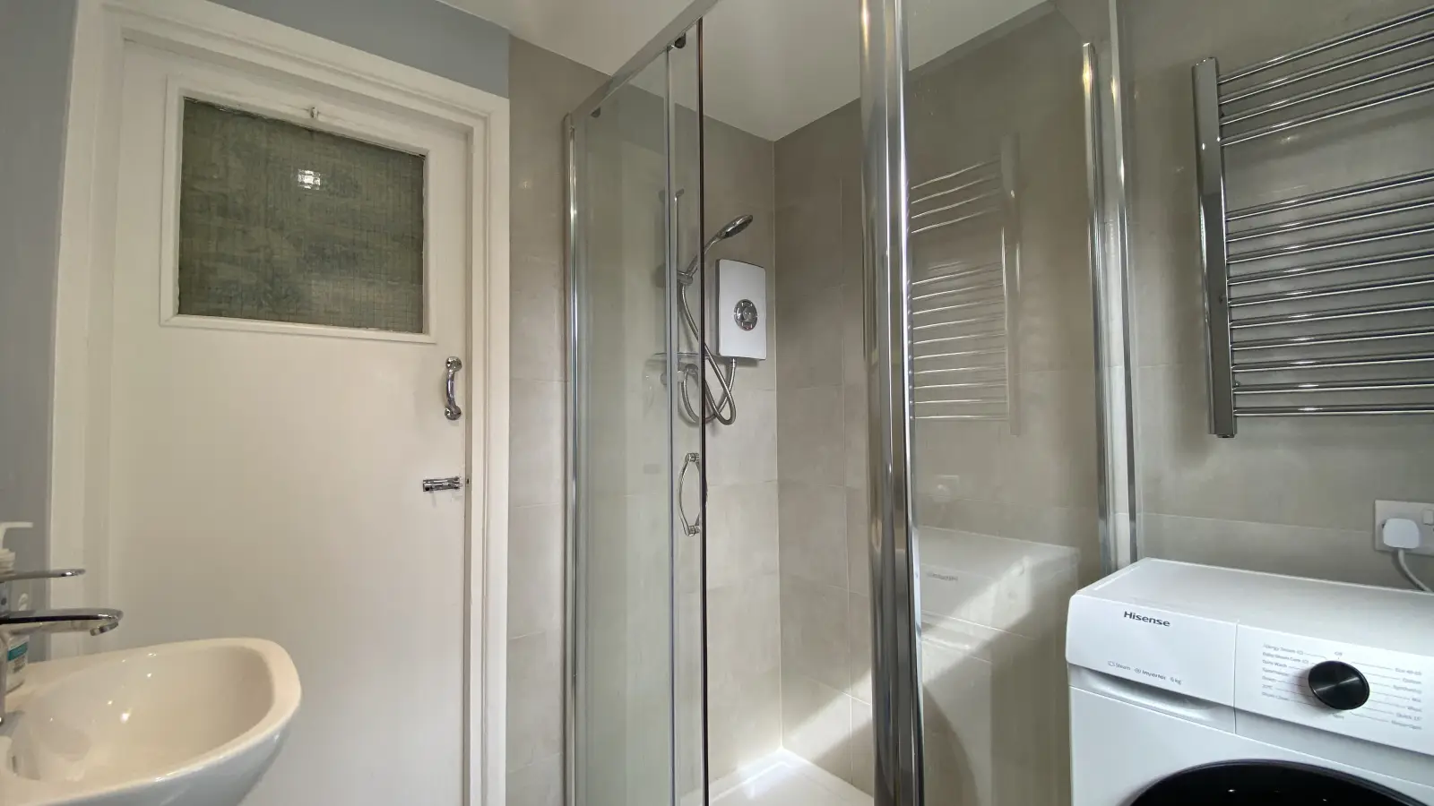 Room Penywern Road in Greater London