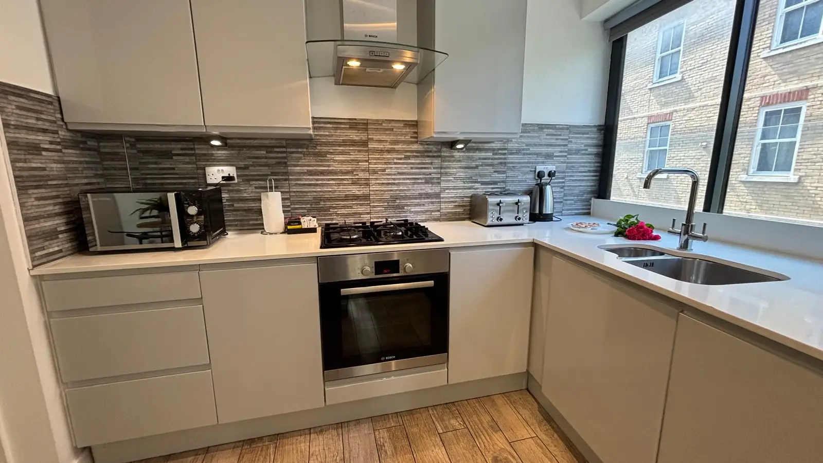 Flat Market Place in Greater London