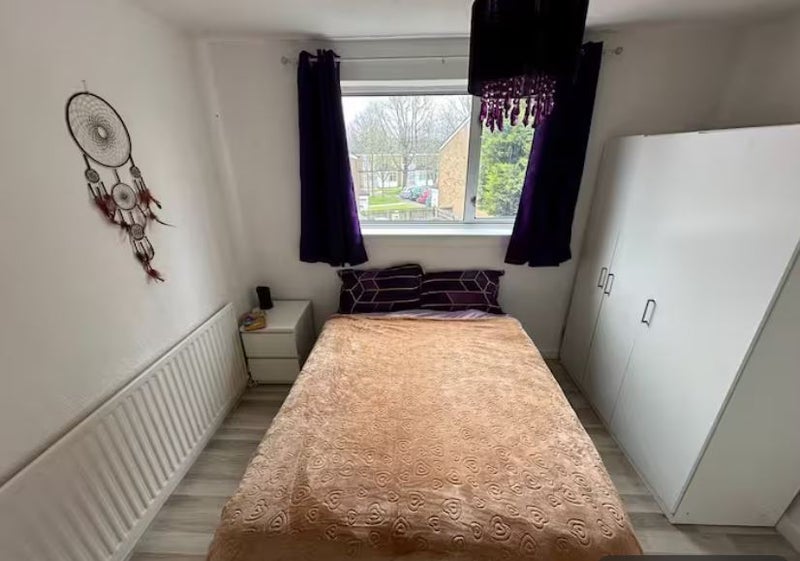 Room Field Road in Sandwell