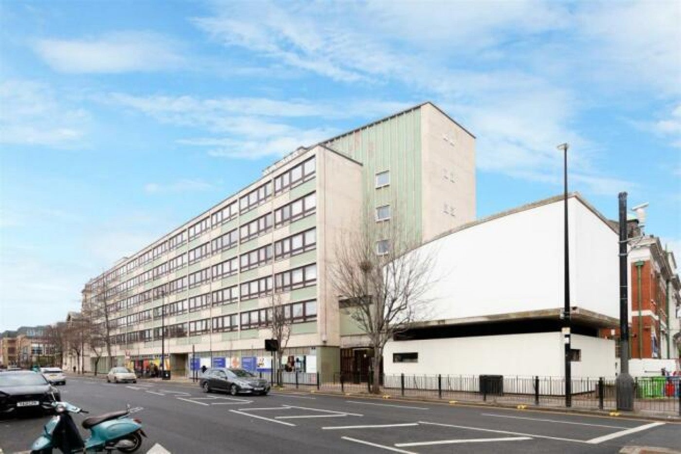 Flat Cambridge Heath Road in Greater London