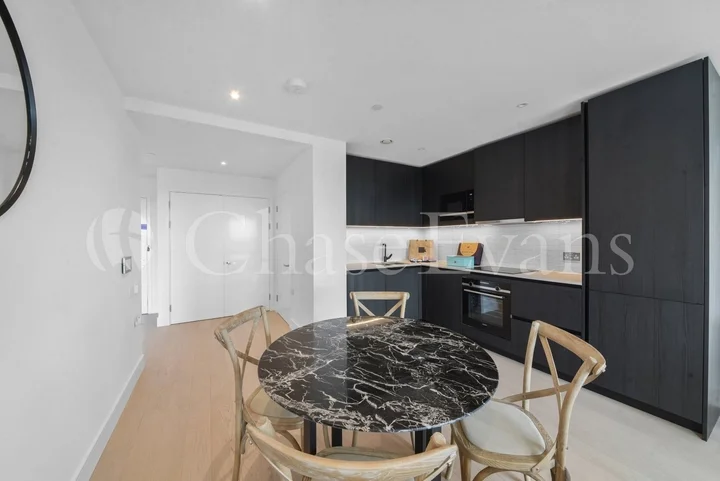 Flat Heygate Street in Greater London