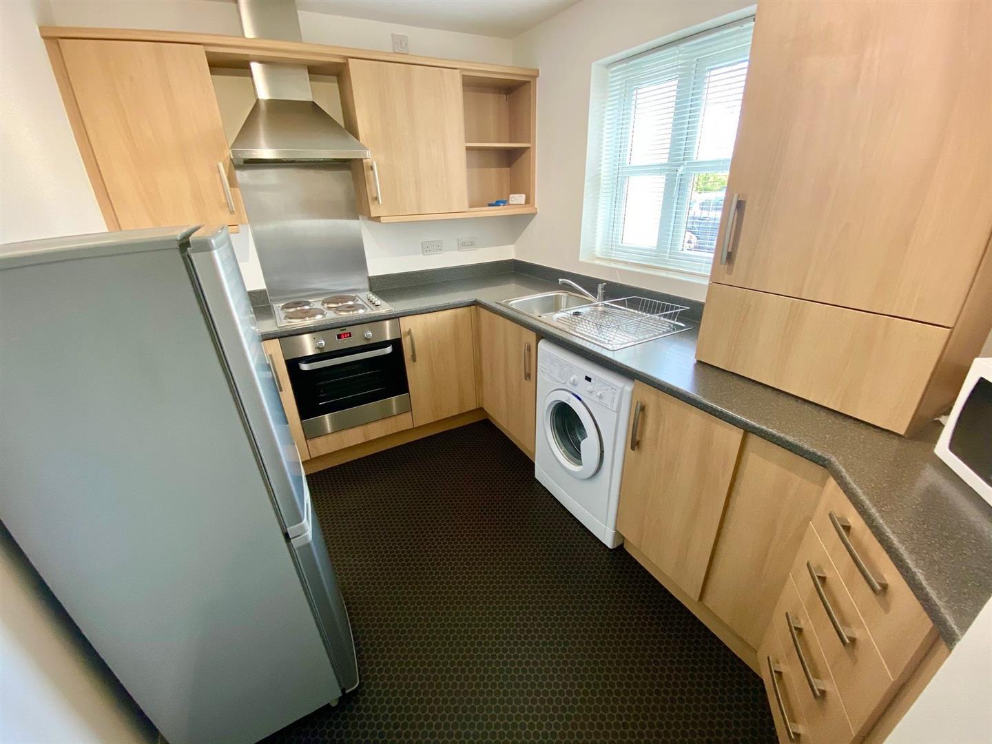 Flat Grenadier Drive in Coventry