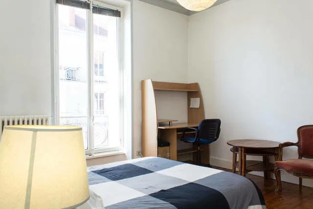 Room Place Victor Hugo in Grenoble