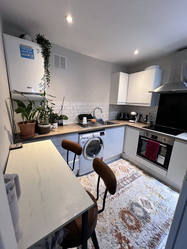 Room Rotherhithe New Road in Greater London