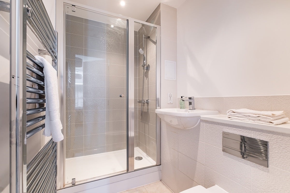 Flat Brumwell Avenue in Greater London