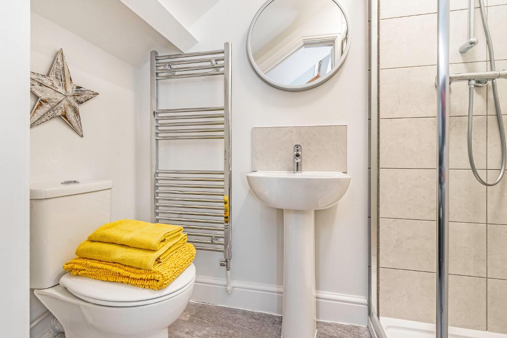 Room Hayle Road in Maidstone