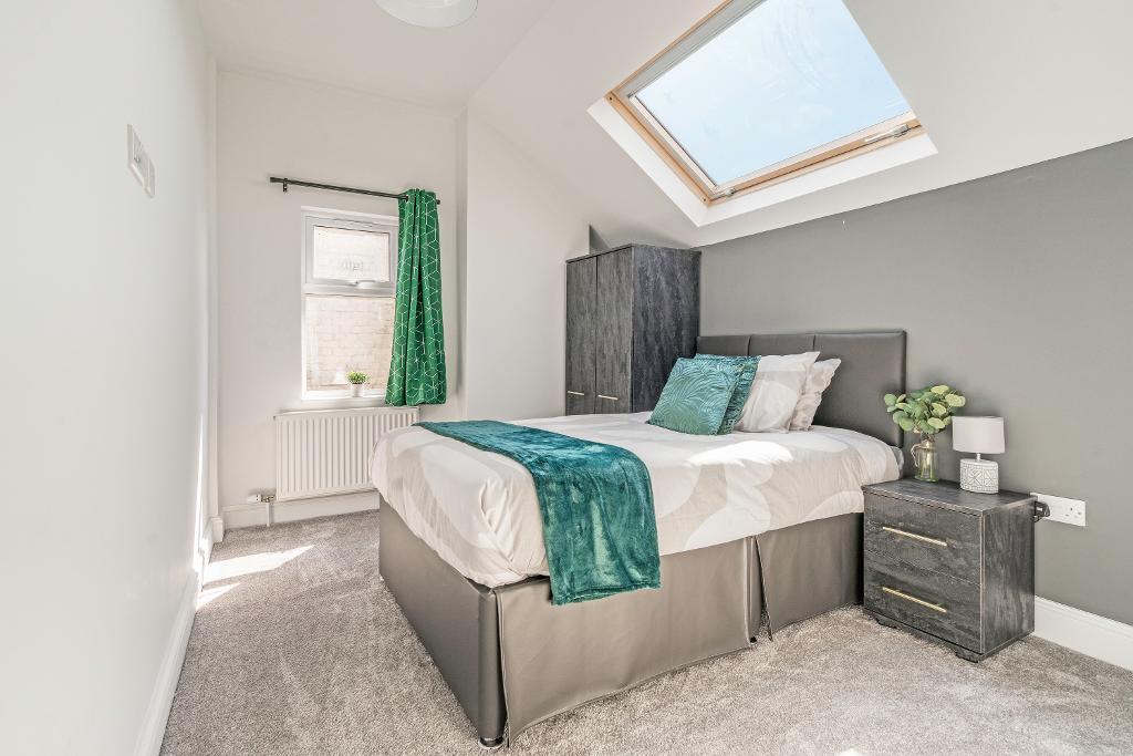 Room Hayle Road in Maidstone