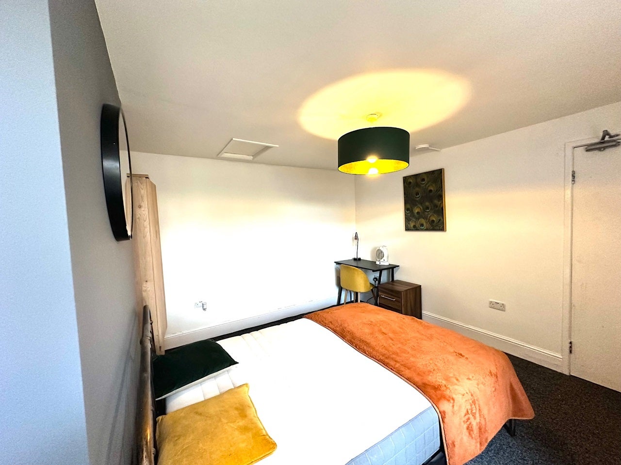 Room Crompton Street in Derby