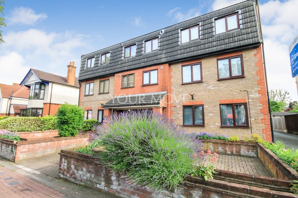 Flat Mawney Road in Greater London