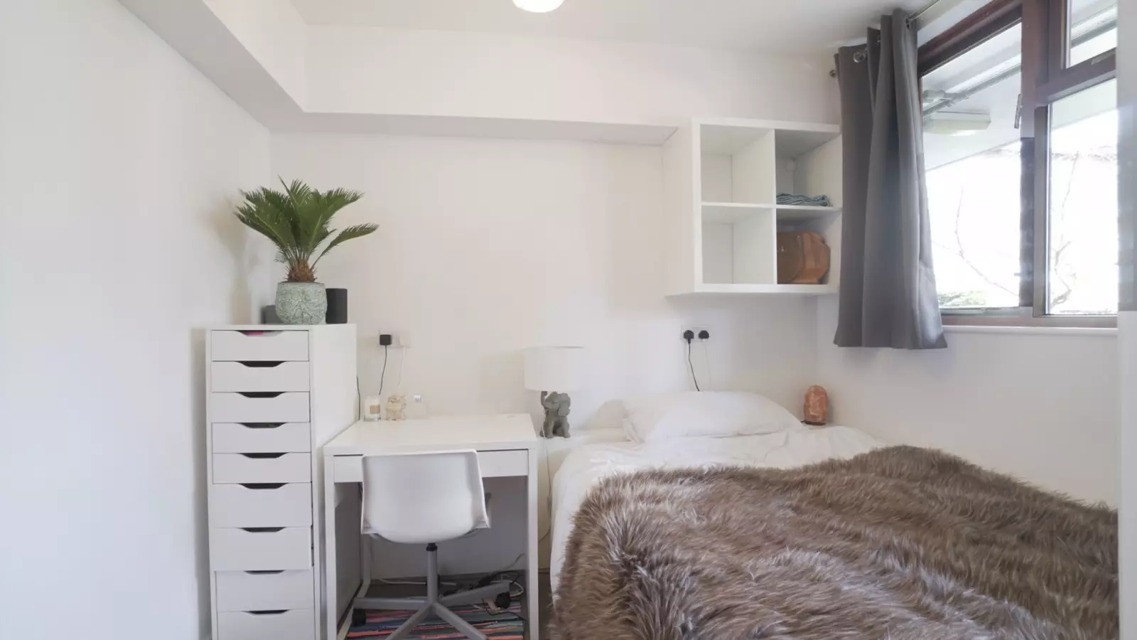 Flat Usk Street in Greater London
