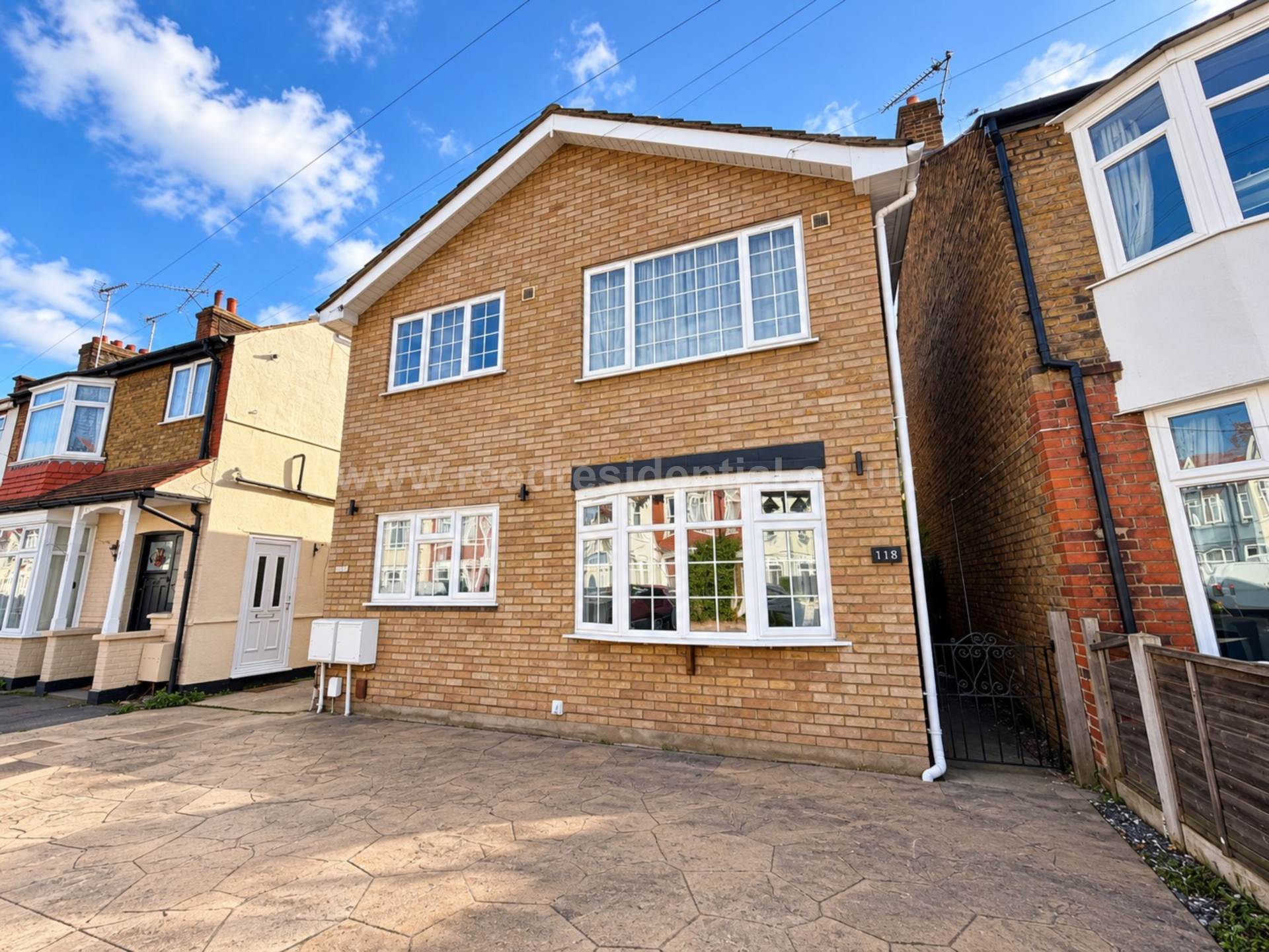 Flat Central Avenue in Southend-on-Sea
