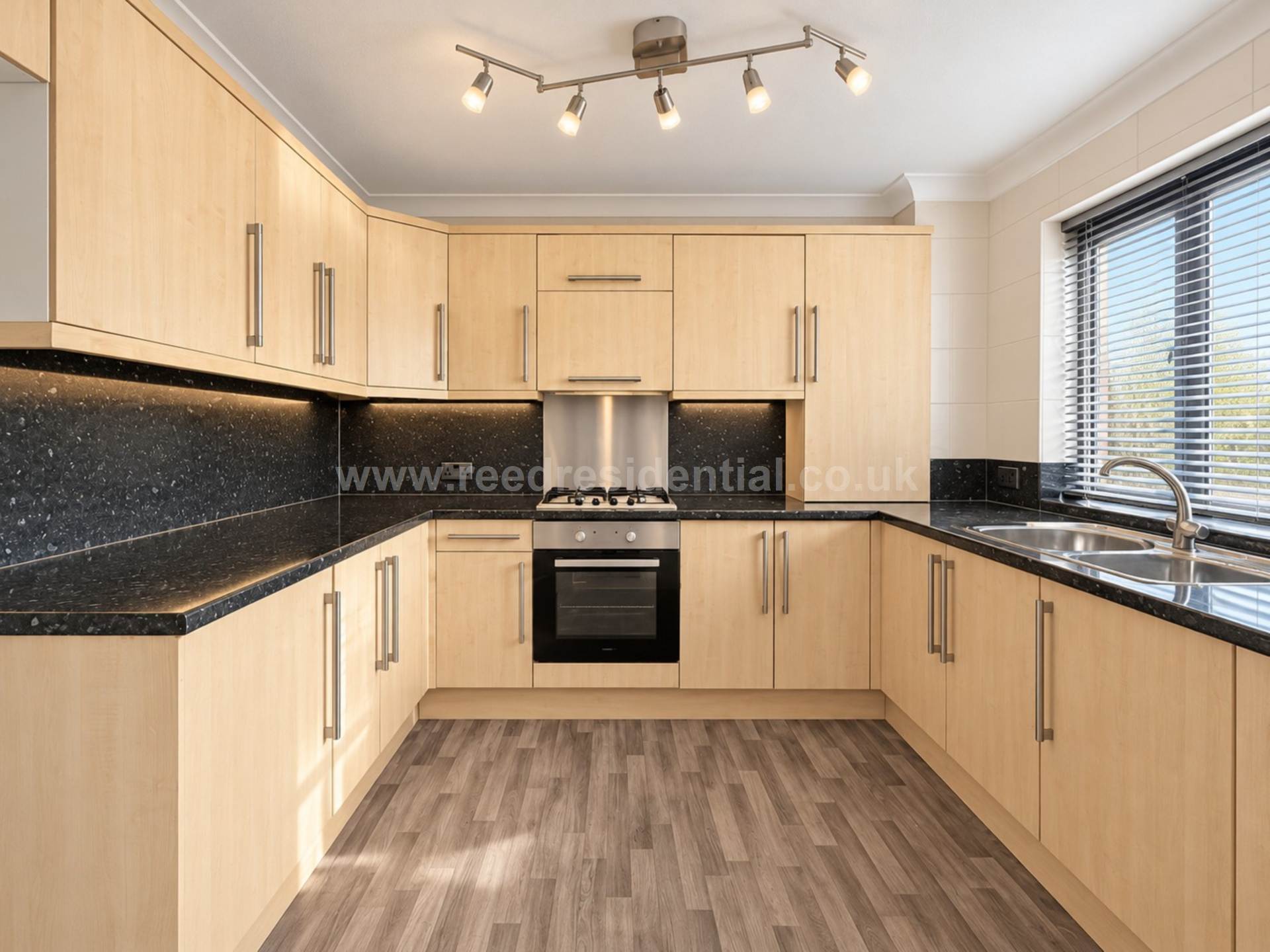 Flat Central Avenue in Southend-on-Sea