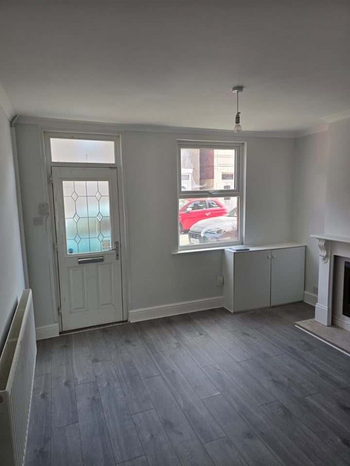House Carlingford Road in Ashfield