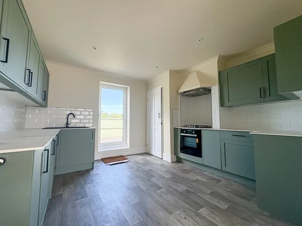 Flat Walshes Road in Wealden