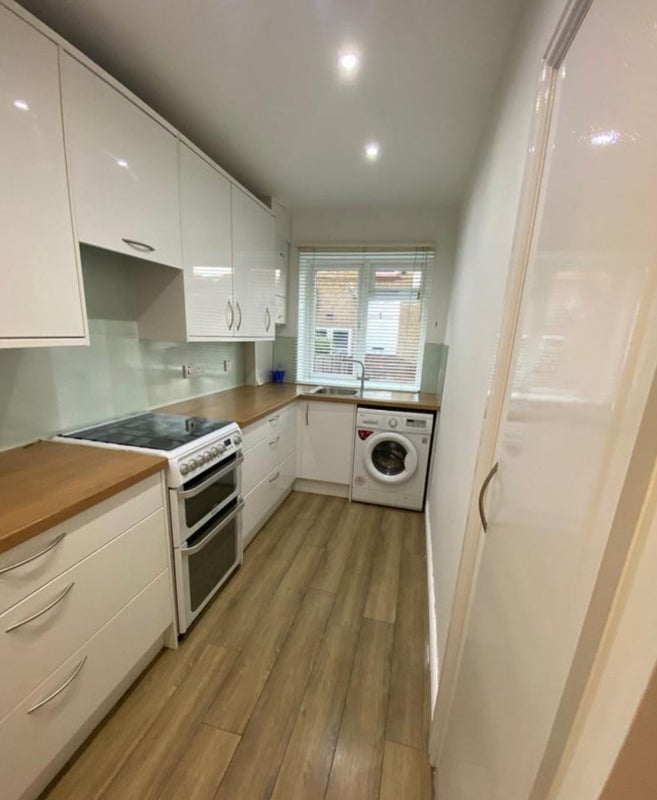 Room Haslemere Avenue in Greater London