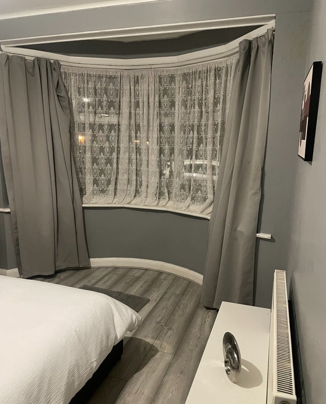 Room Haslemere Avenue in Greater London