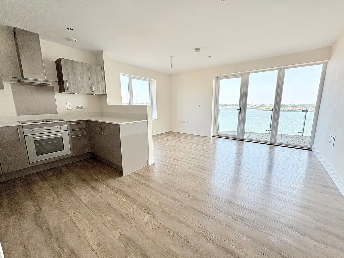 Flat Pearl Lane in Gillingham