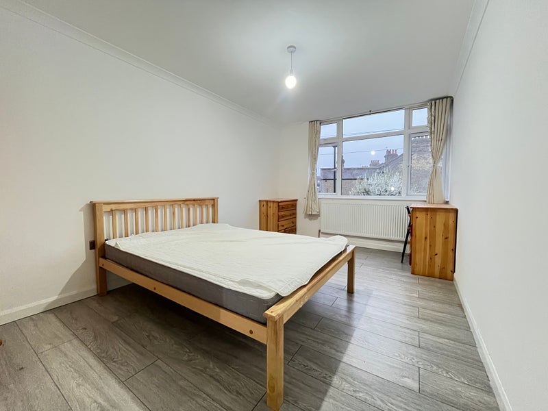 Room Willingdon Road in Greater London
