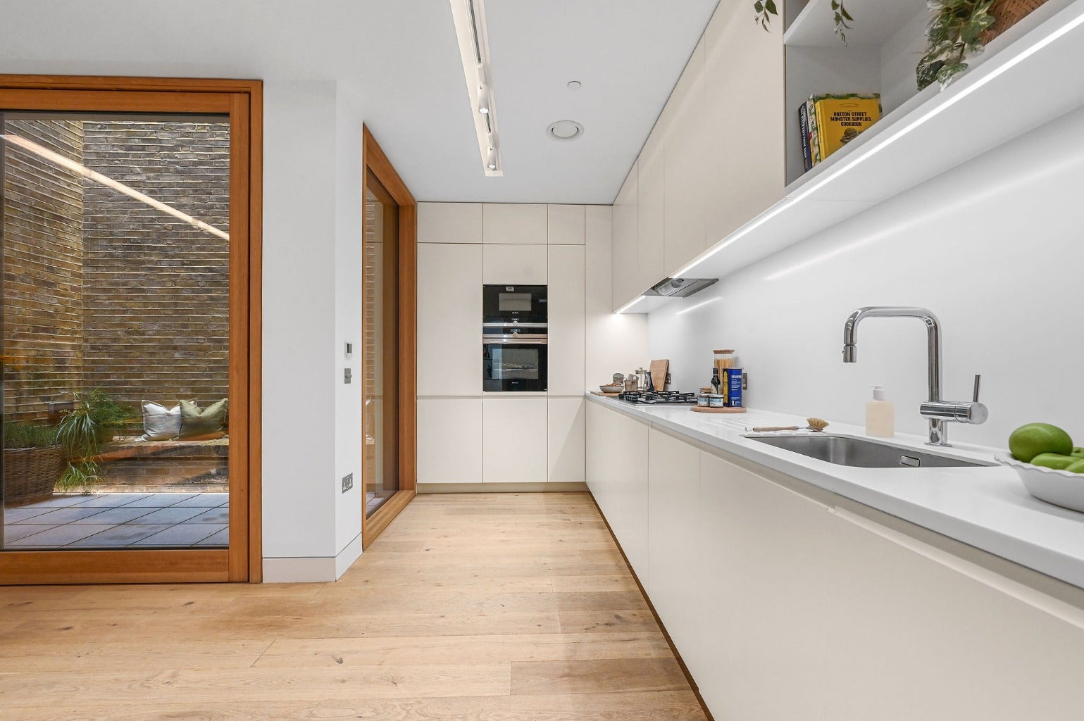 House Nottingham Place in City of Westminster
