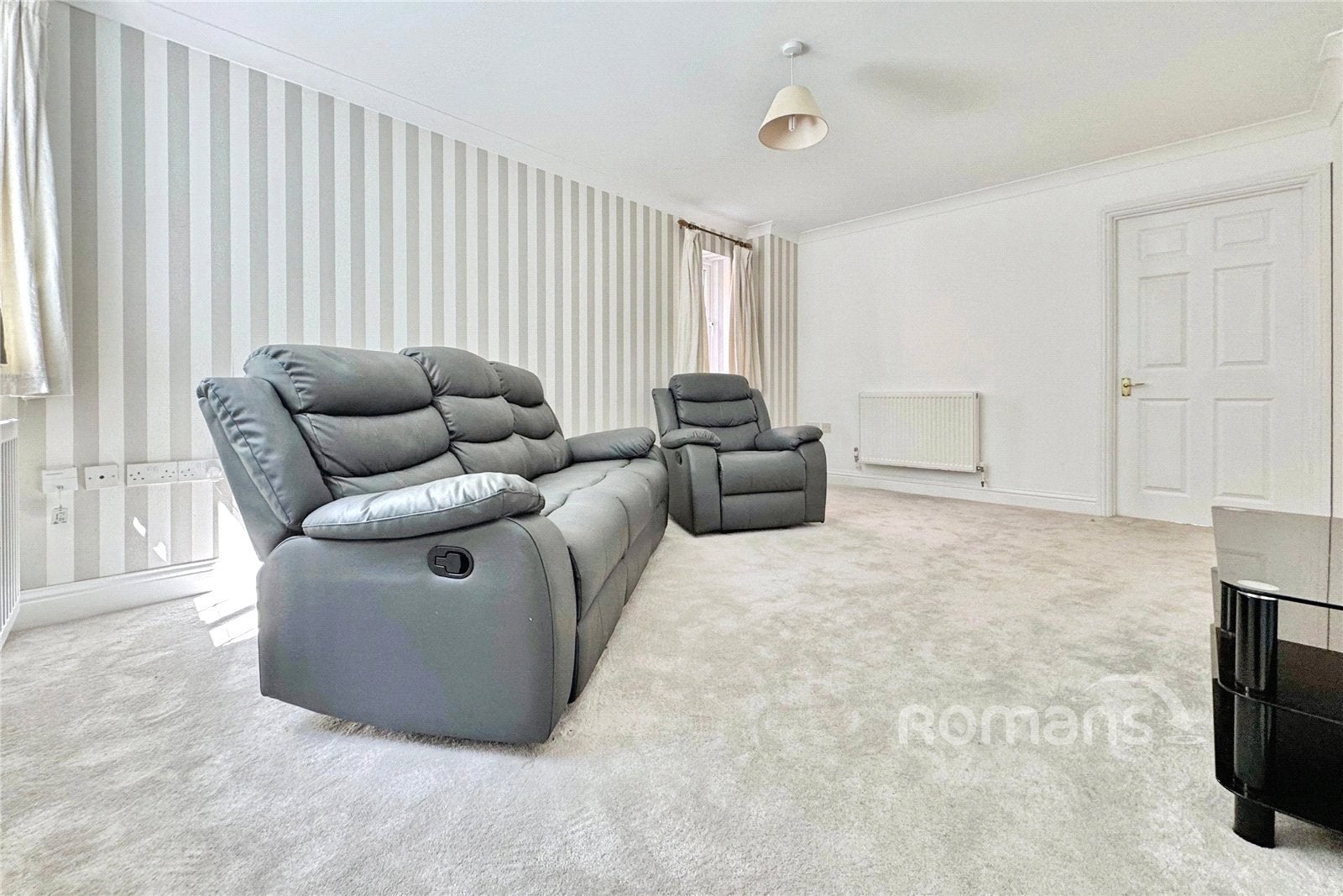 House Alford Close in Sandhurst