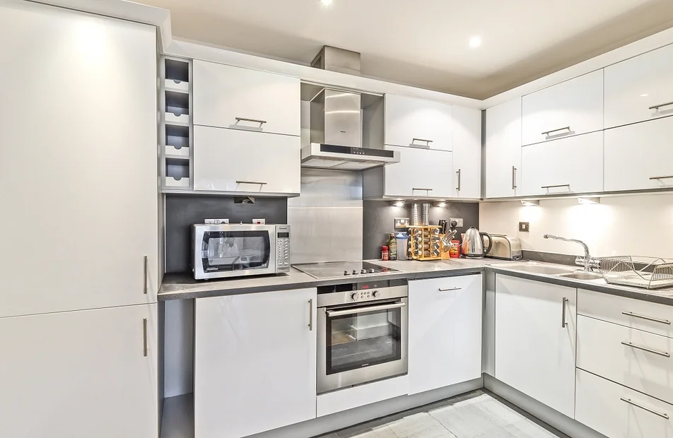 Flat West Gardens in Greater London