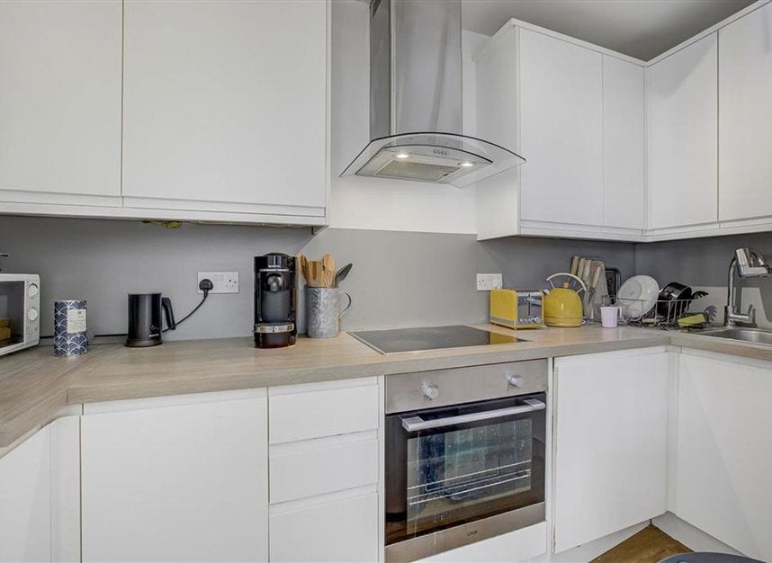 Flat Ashburn Gardens in Greater London