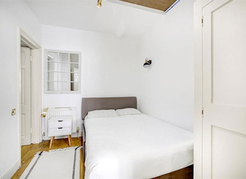 Flat Ashburn Gardens in Greater London