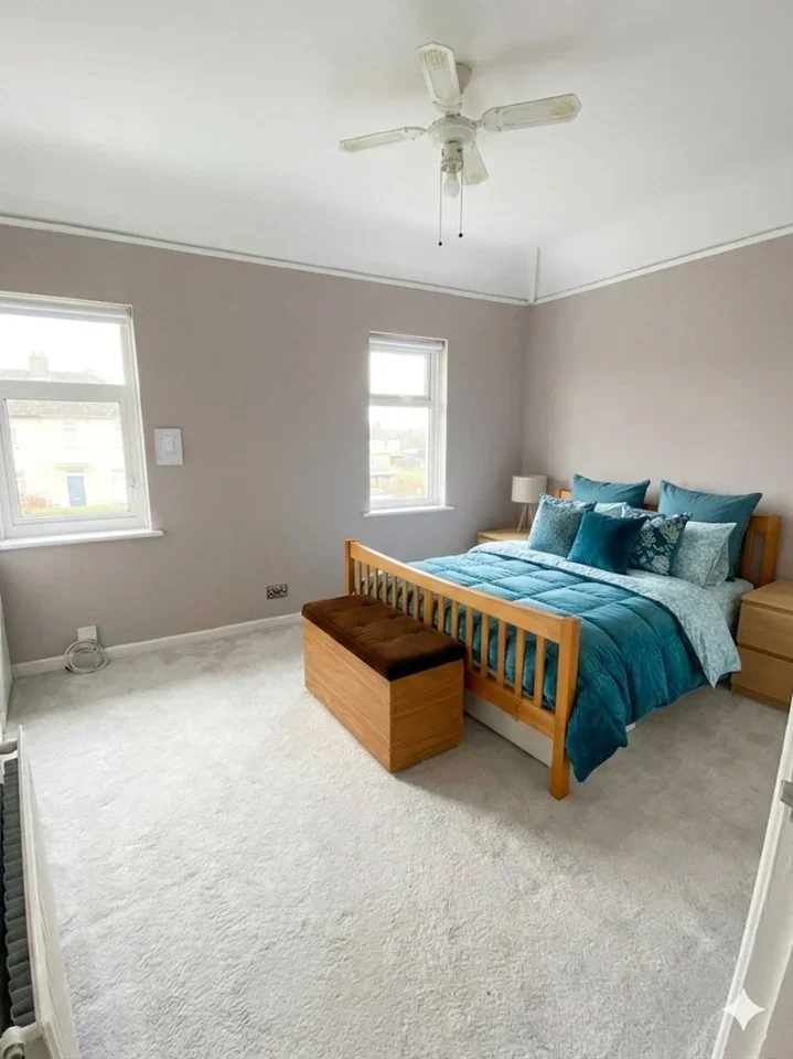 Room Dixon Avenue in Chelmsford