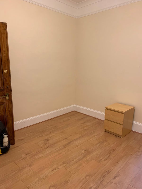 Room Plaistow Lane in Greater London