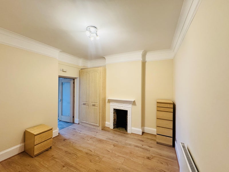 Room Plaistow Lane in Greater London