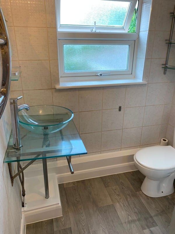 Room Plaistow Lane in Greater London