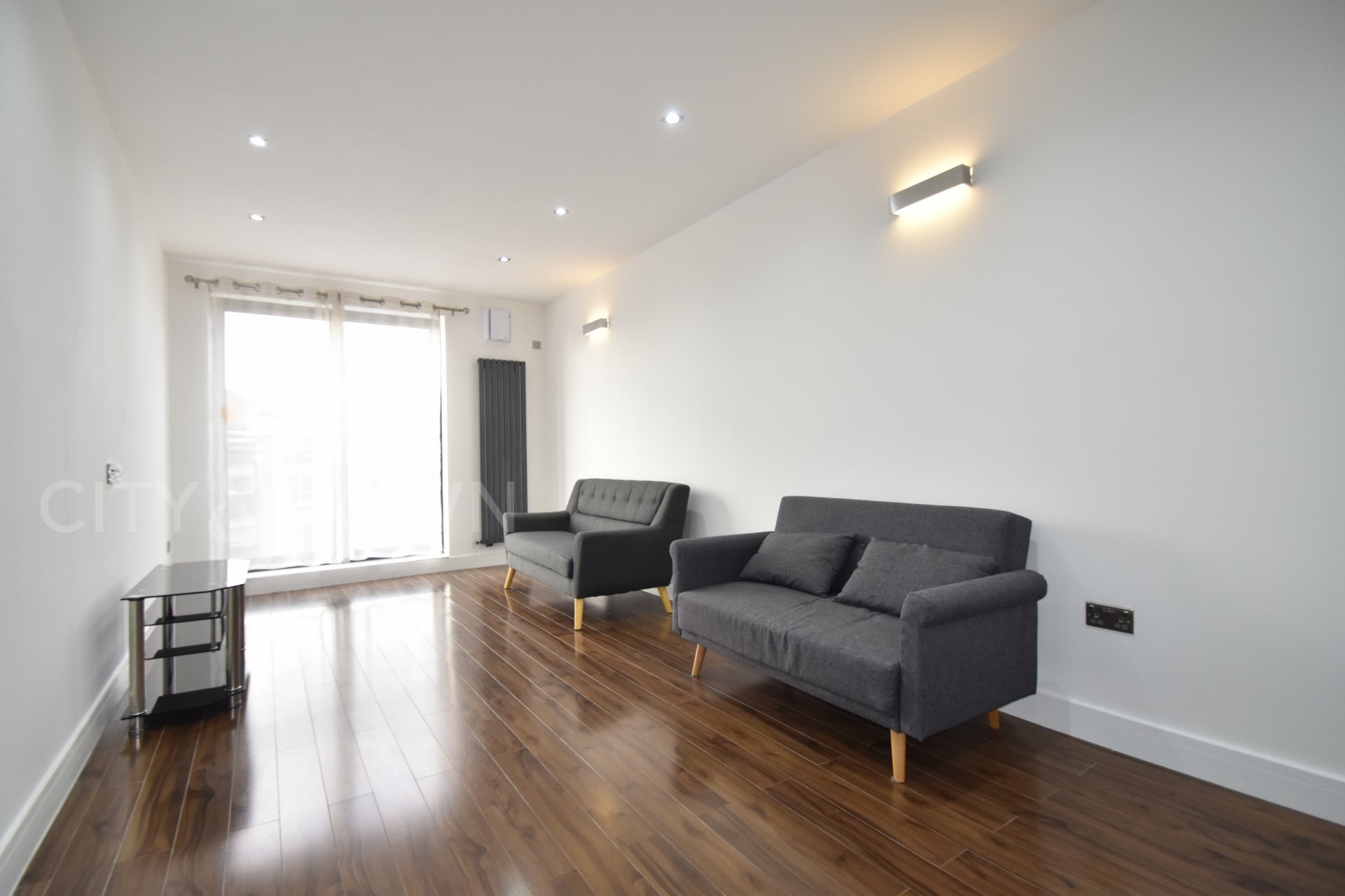 Flat Copperfield Road in Greater London