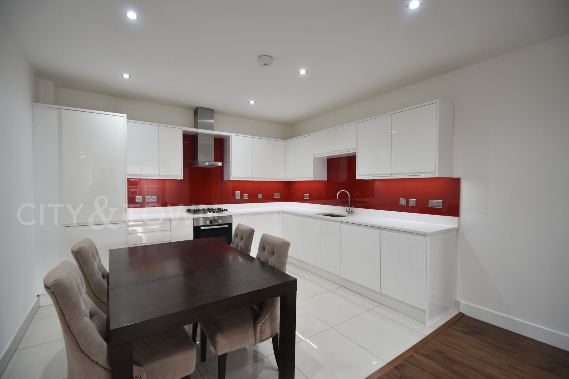 Flat Copperfield Road in Greater London