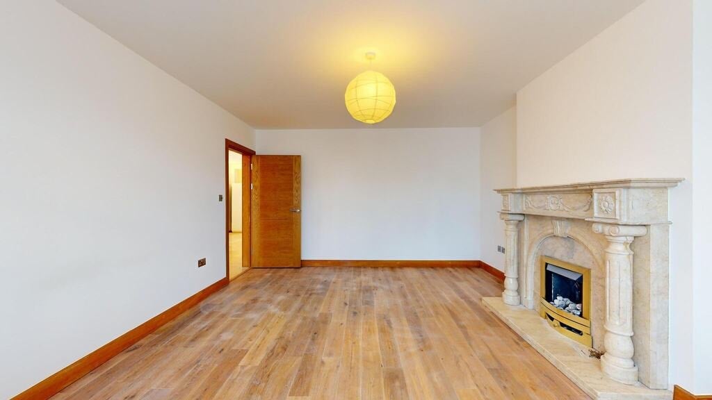 Flat Gunnersbury Avenue in Greater London