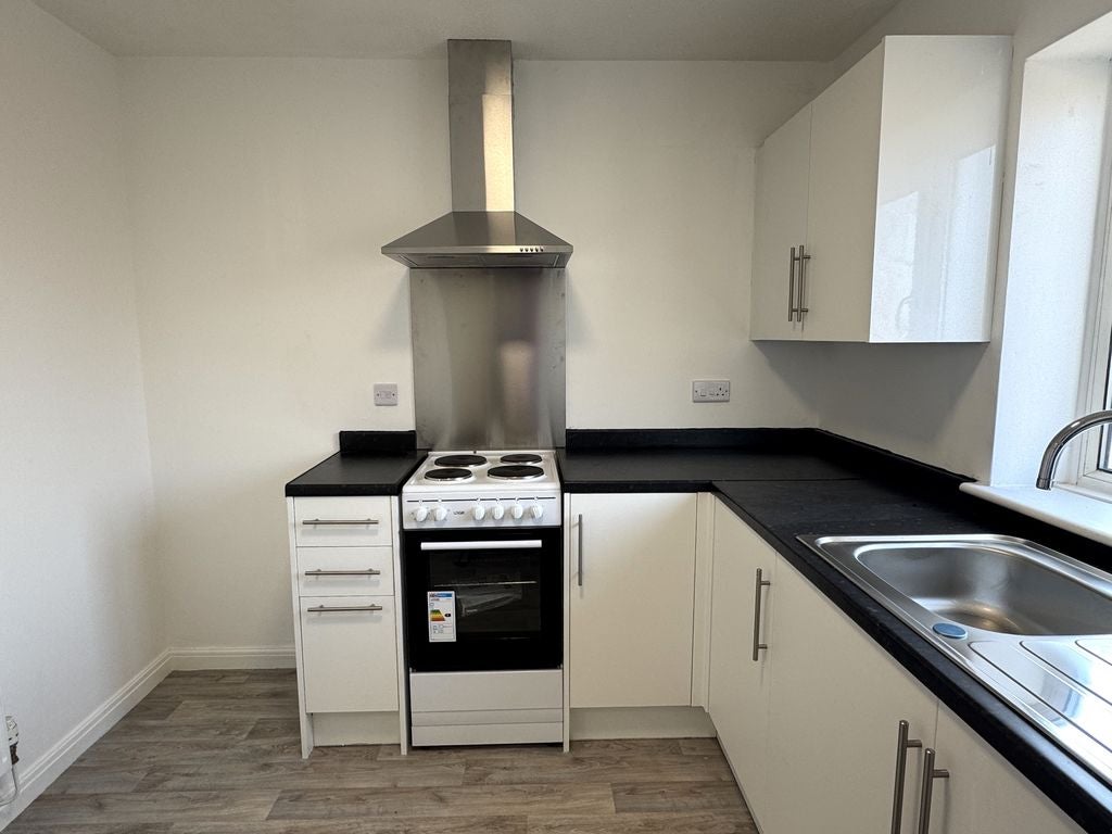 Room Walmer Road in Newport