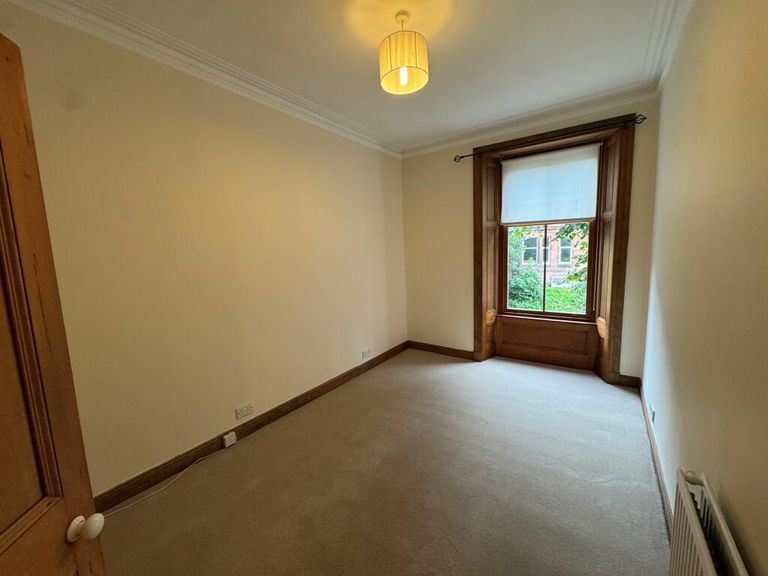 Flat Airlie Street in Glasgow