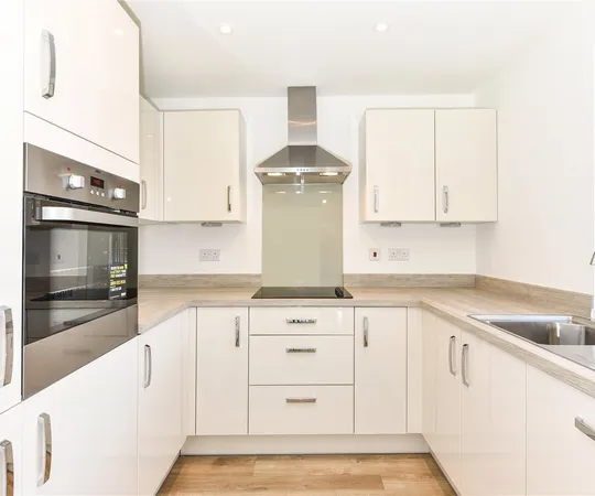 Flat Fairman Road in Chichester