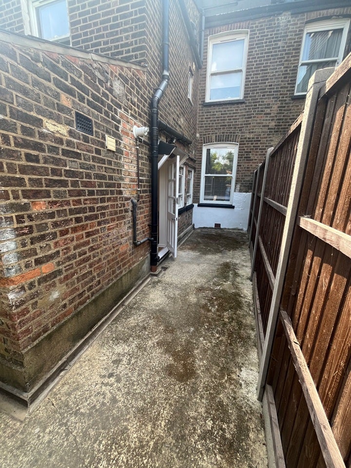 Flat East End Road in Greater London