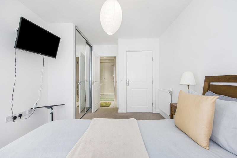 Room Epstein Square in Greater London