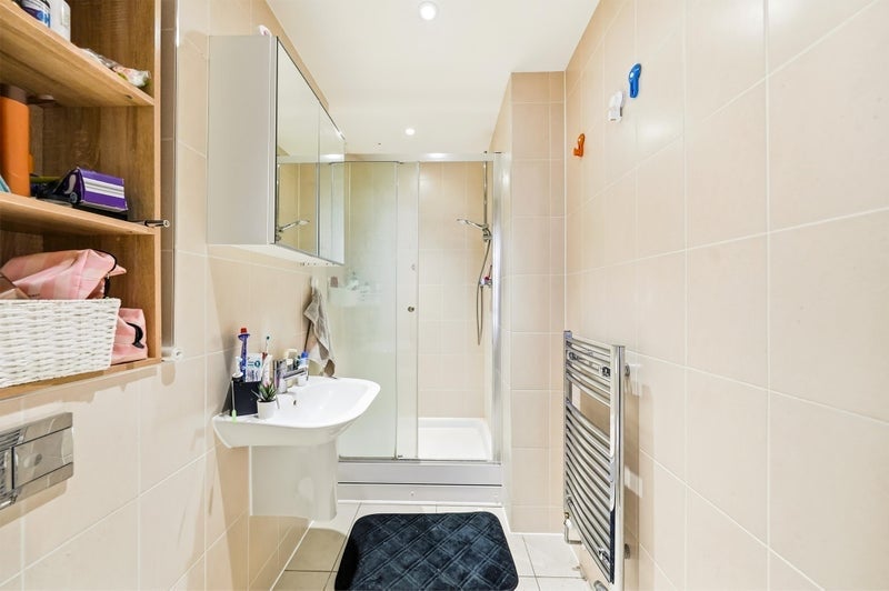Room Epstein Square in Greater London