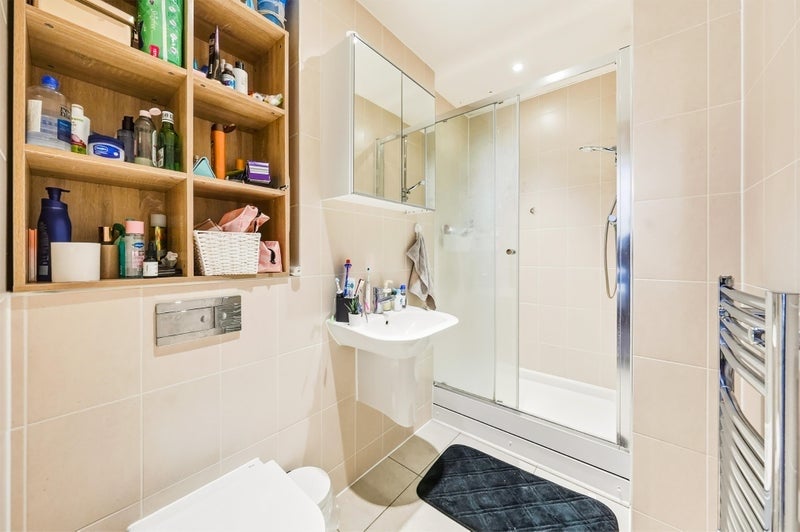 Room Epstein Square in Greater London