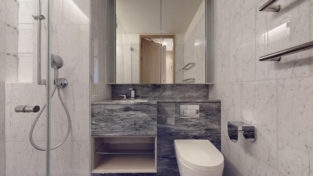 Flat Nine Elms Lane in Greater London