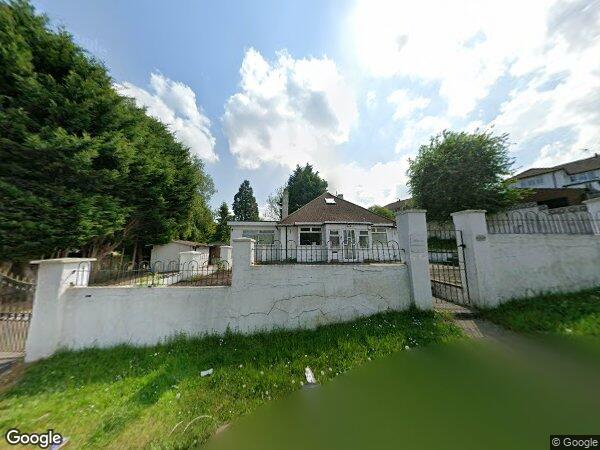 House Beechen Lane in Reigate and Banstead