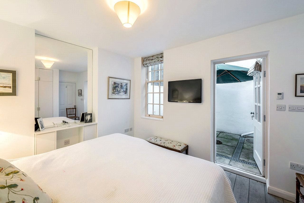 House Queen's Gate Mews in Greater London