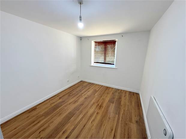 Flat Cumberland Place in Greater London
